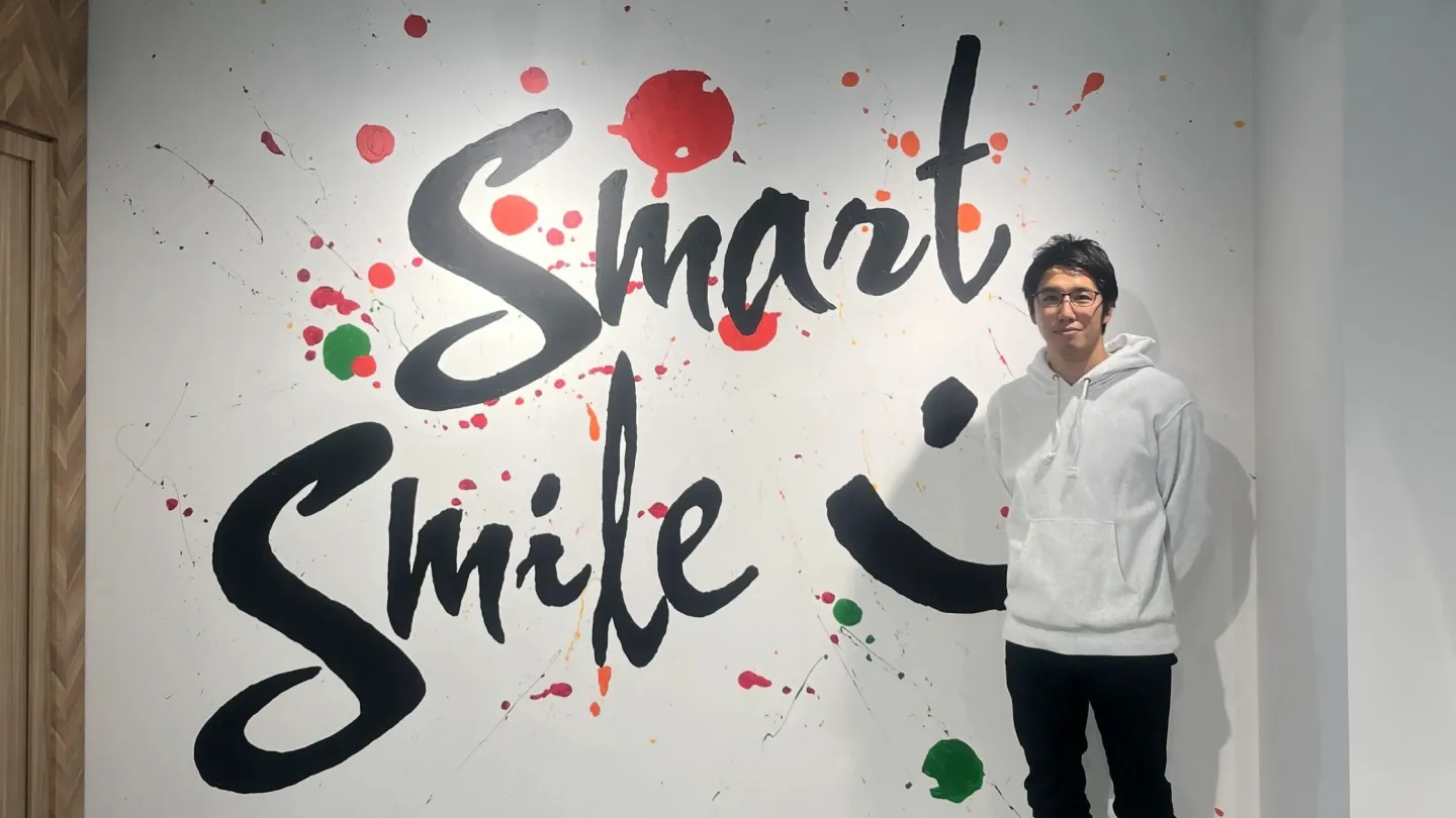 非同期でのフィードバックにより、教育コストを下げた効率的な育成を実現